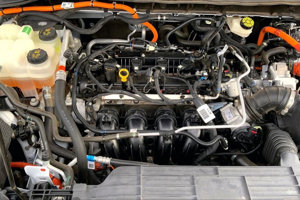 Used 2022 White Ford SE image 30