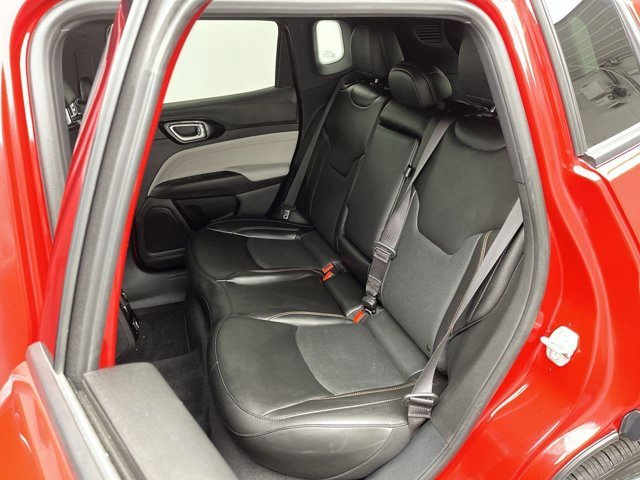Used 2023 Redline Pearlcoat Jeep Limited image 10