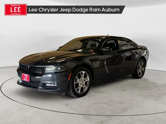 Used 2016 Gray Dodge SXT image 1