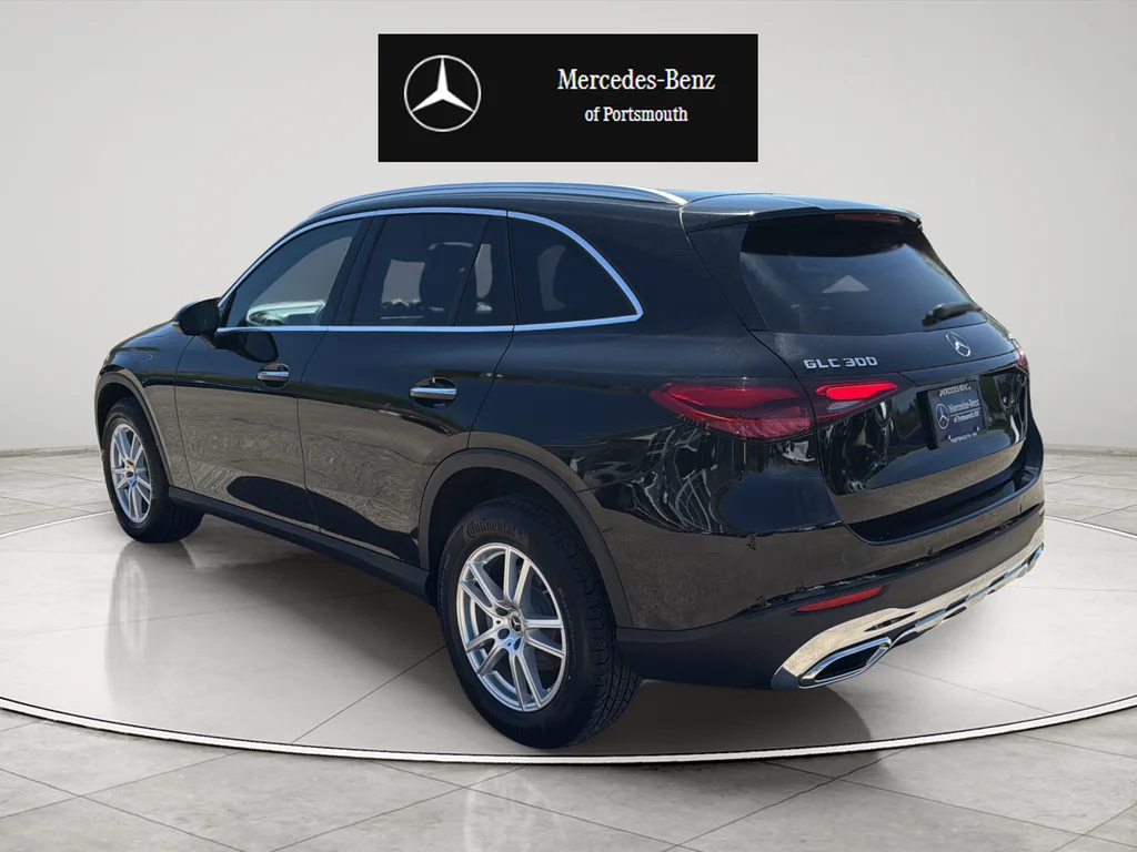 Used 2026 Black Mercedes-Benz GLC 300 image 3