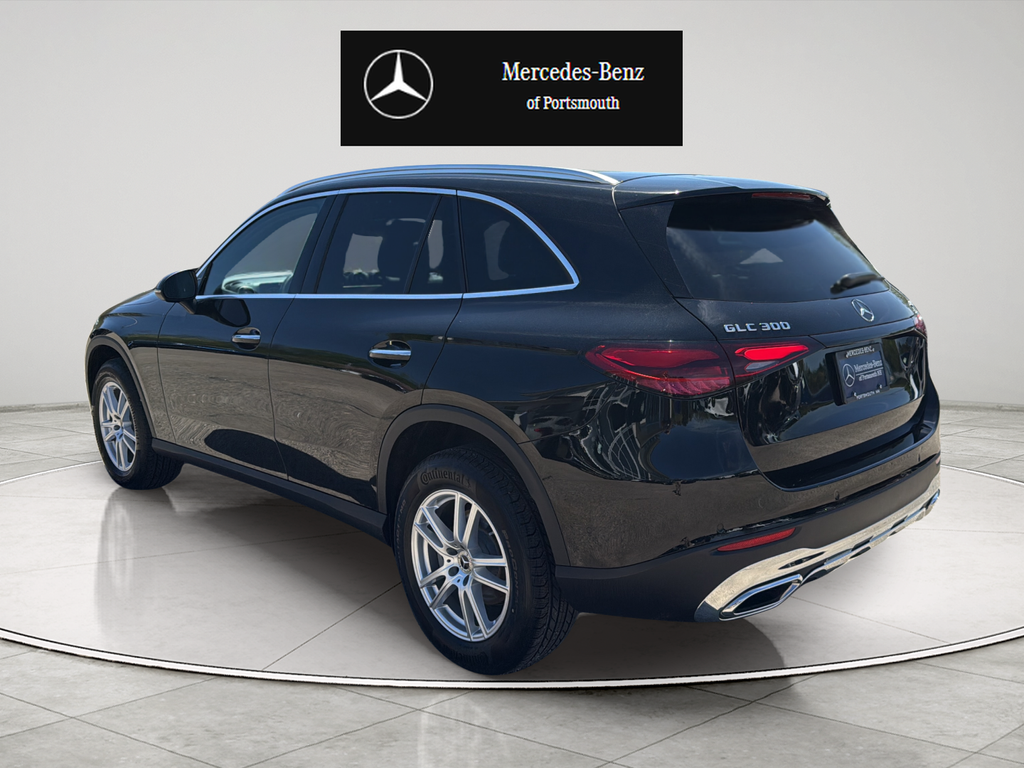 Used 2026 Black Mercedes-Benz GLC 300 image 3
