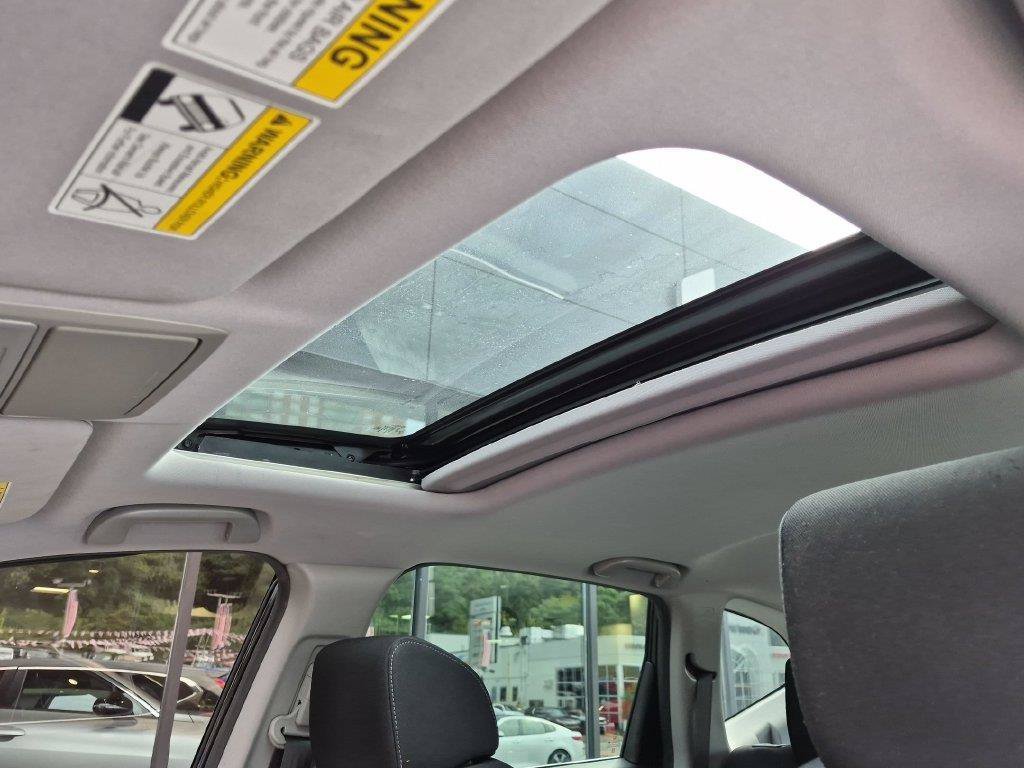Used 2018 Silver Honda EX image 18