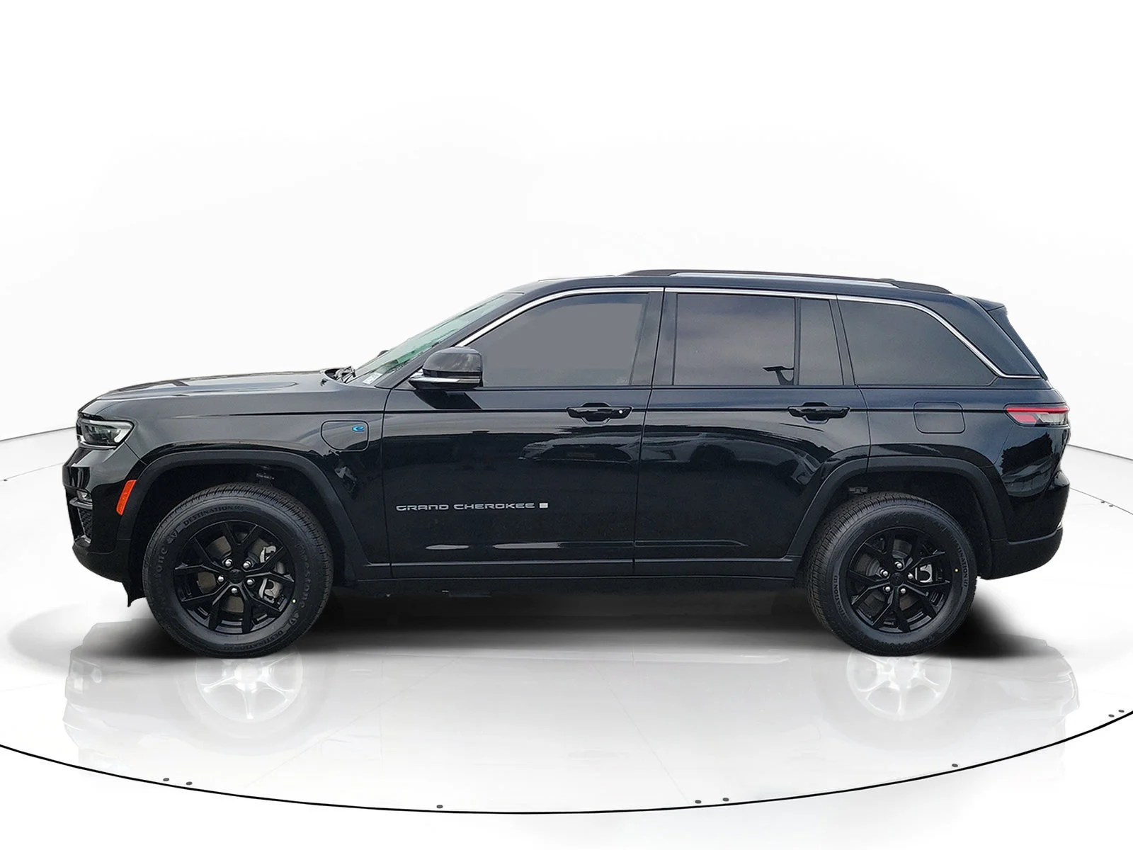 Certified Used 2023 Black Jeep 4xe image 7