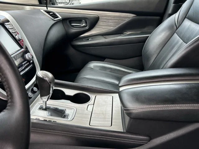 Used 2016 Gray Nissan Platinum image 37