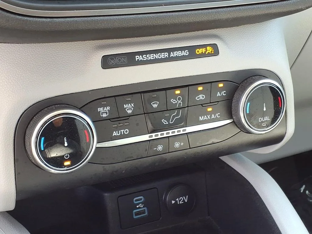 Used 2023 Silver Ford Active image 18