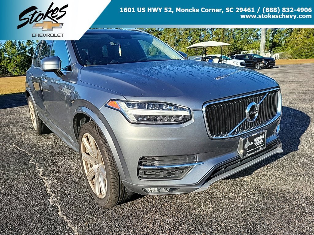 Used 2019 Gray Volvo T6 Momentum image 1