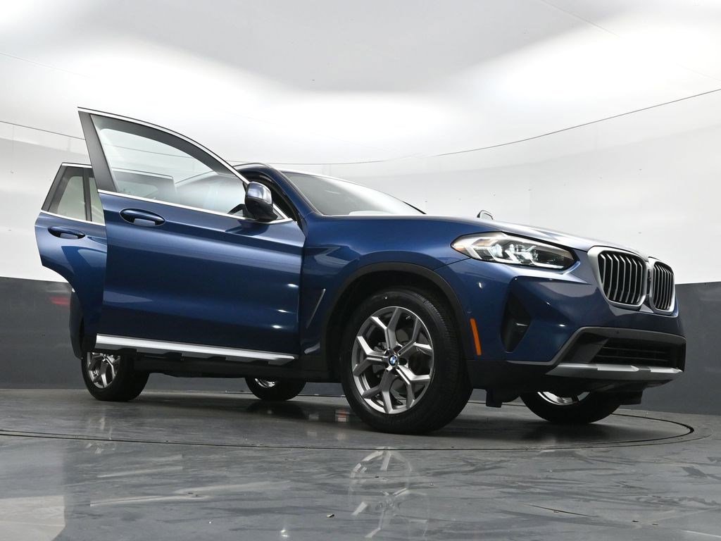 Used 2023 Phytonic Blue Metallic BMW sDrive30i image 39