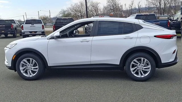 New 2026 Summit White Buick Preferred image 7