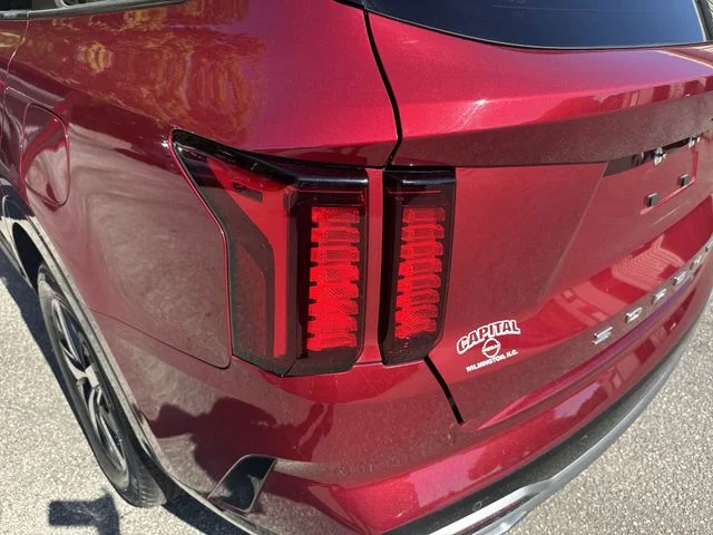 Used 2022 Red Kia S image 35