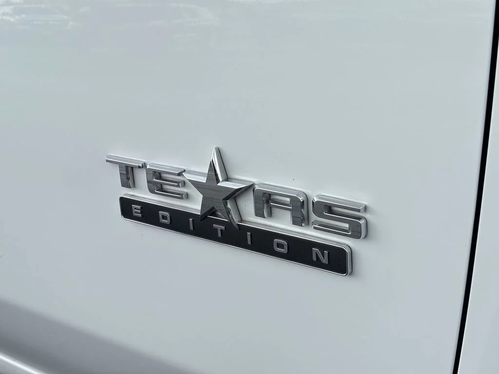 Used 2020 SUMMIT WHITE Chevrolet LT image 13