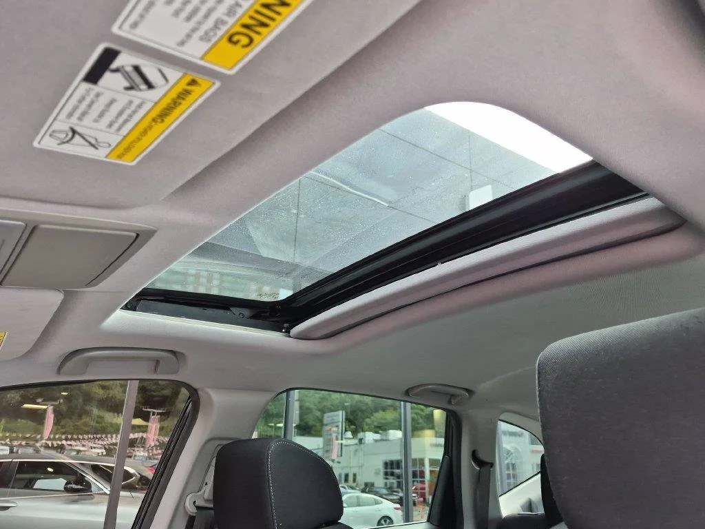 Used 2018  Honda EX image 18