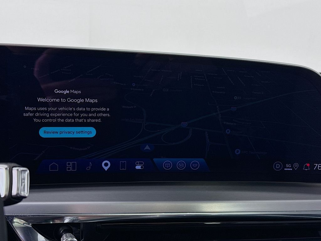 Used 2025 White Cadillac Sport image 14