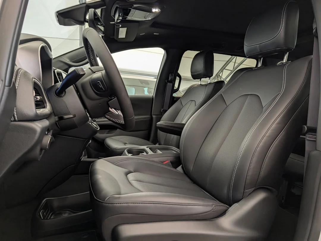 New 2027 White Chrysler Select - - AWD - Full Sunroof - Safety Sphere Pkg - 360 Surround Cam - Blind Spot Mon & More! image 15