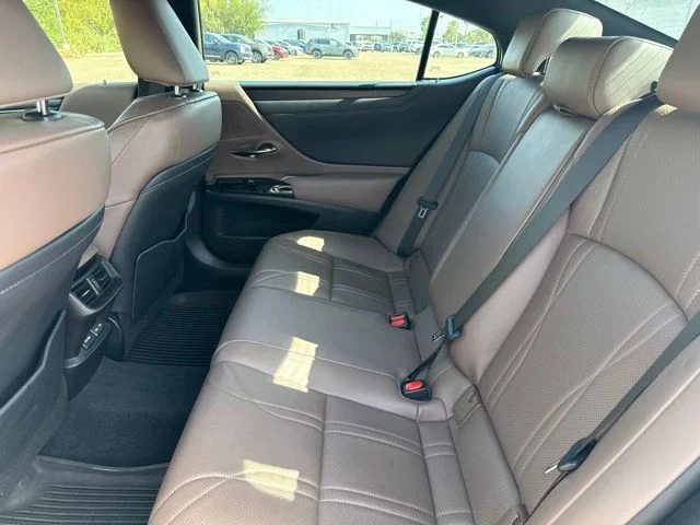 Used 2024 White Lexus 350 Luxury image 10