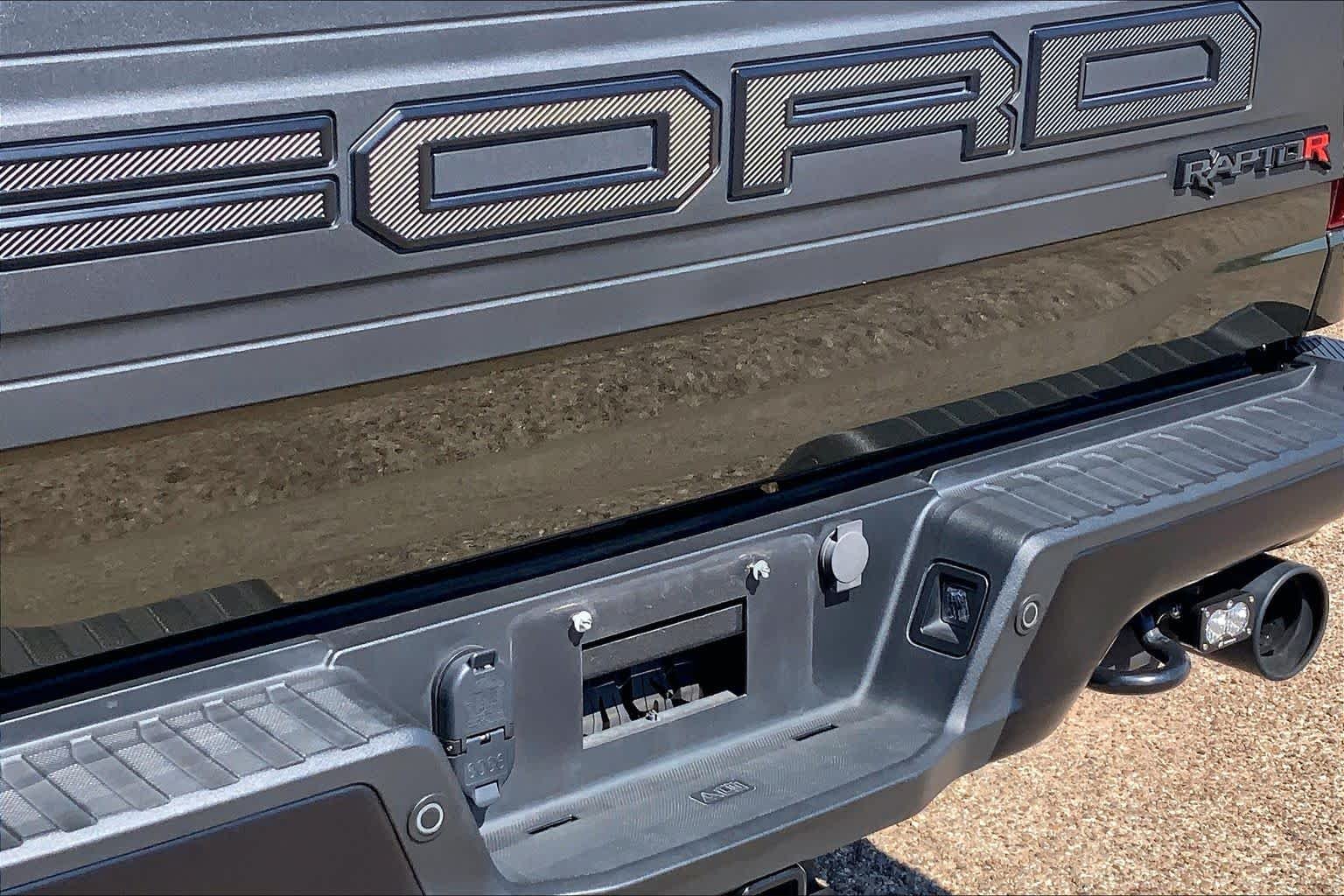 Used 2024 Shelter Green Ford Raptor image 31