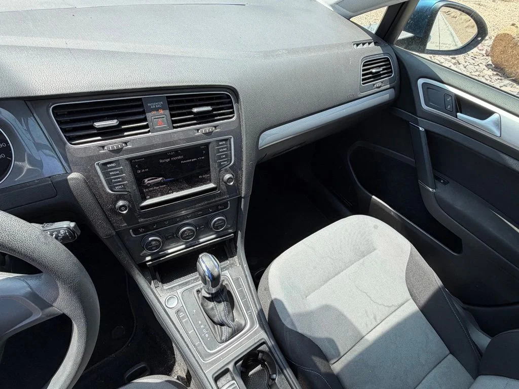 Used 2016 Blue Volkswagen SE image 14