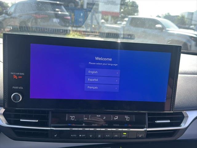 Certified Used 2025 WIND CHILL PEARL Toyota  image 9