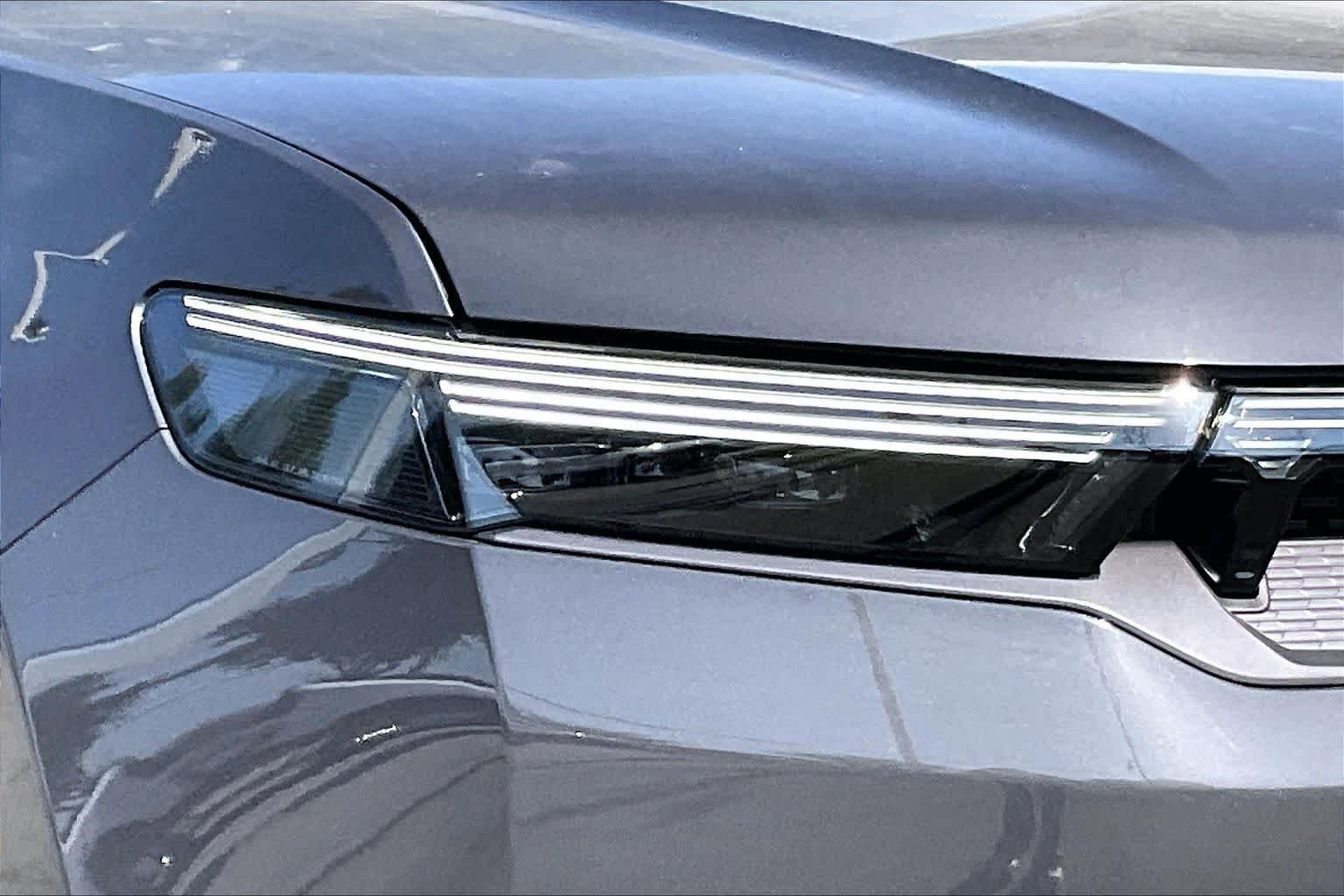 New 2026 Baltic-Gray Metallic Clear-Coat Exterior Paint Jeep Limited Altitude image 10