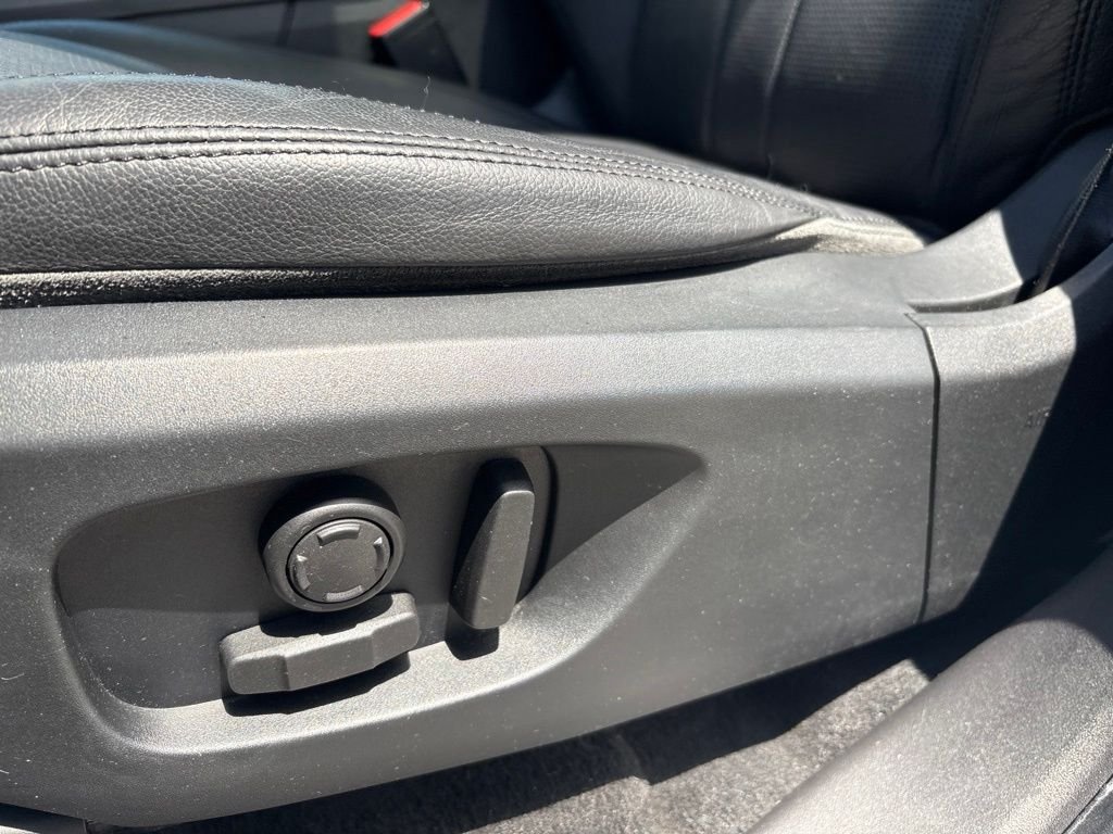 Used 2019 Gray Land Rover  image 15