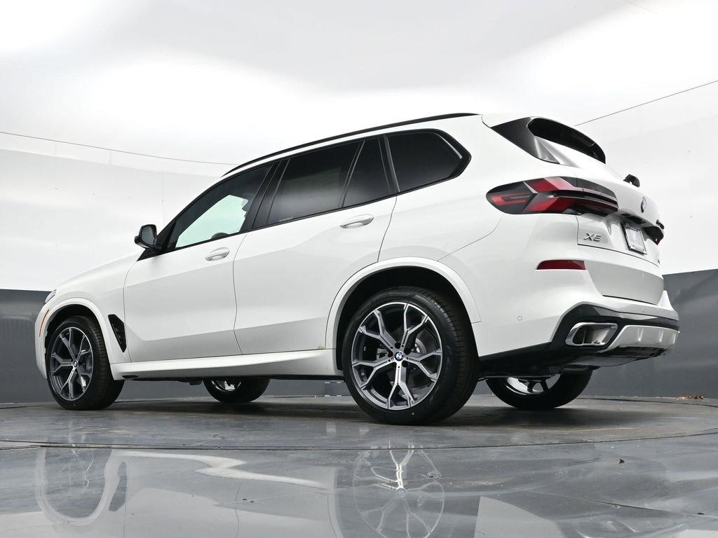 Used 2026 Alpine White BMW xDrive40i image 29