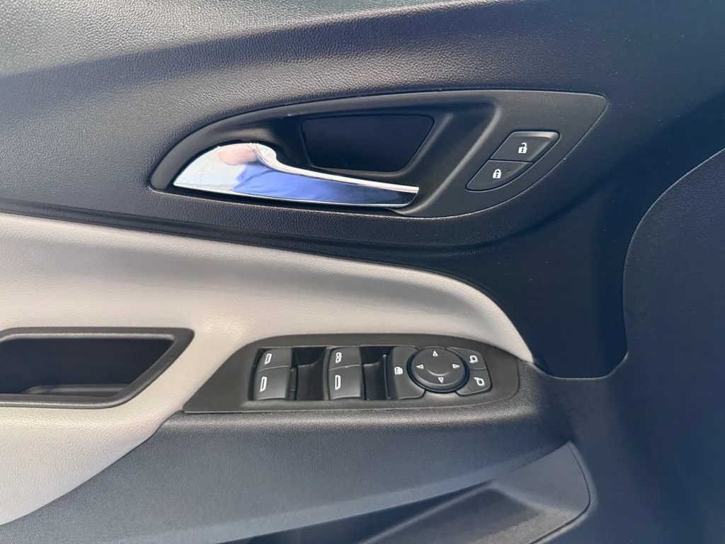 2023 Chevrolet Equinox LT - Photo 25