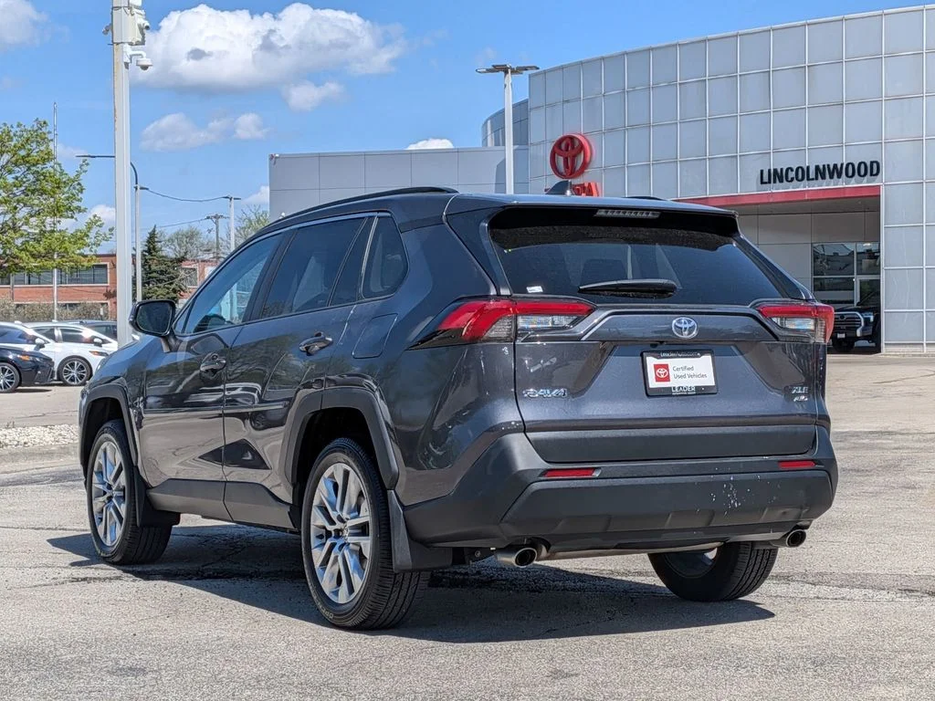 Used 2024 Gray Toyota XLE Premium image 5