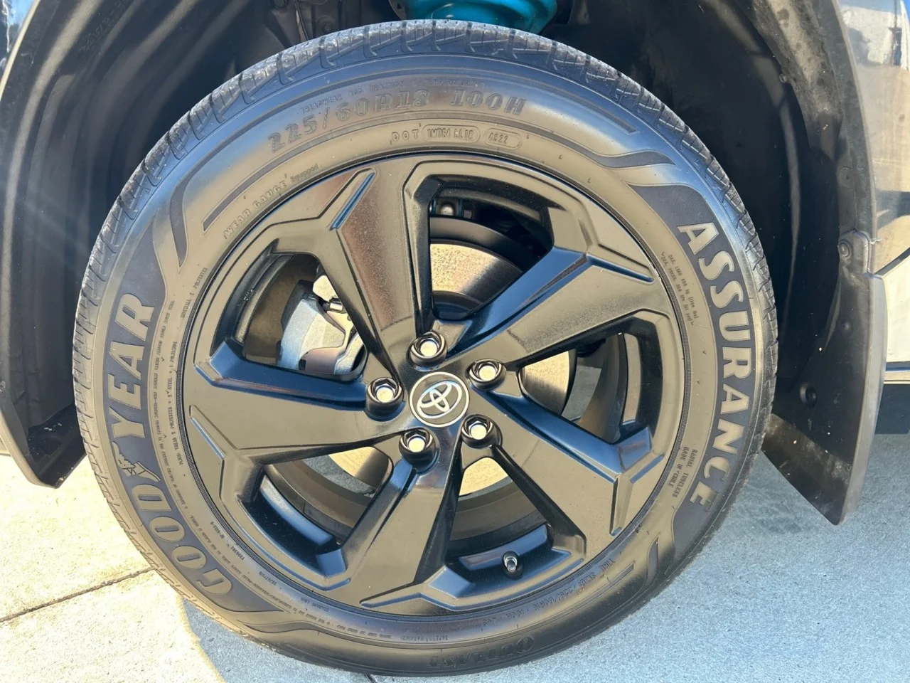 Used 2019 White Toyota Hybrid XSE image 9