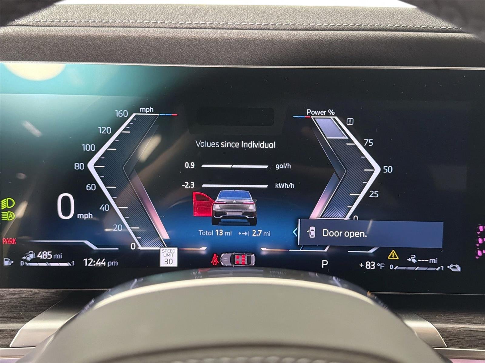 New 2026 Oxide Grey Metallic BMW 750e xDrive image 10