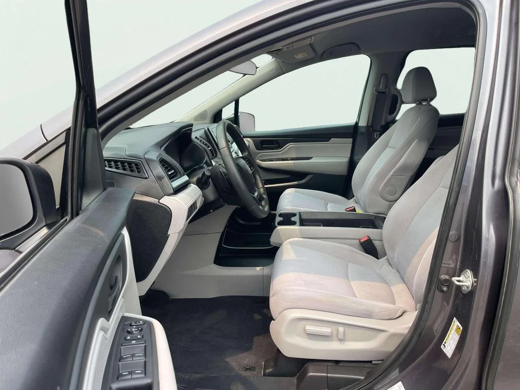 Used 2019 Modern Steel Metallic Honda LX image 23