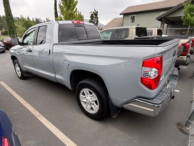 Used 2020  Toyota SR5 image 3