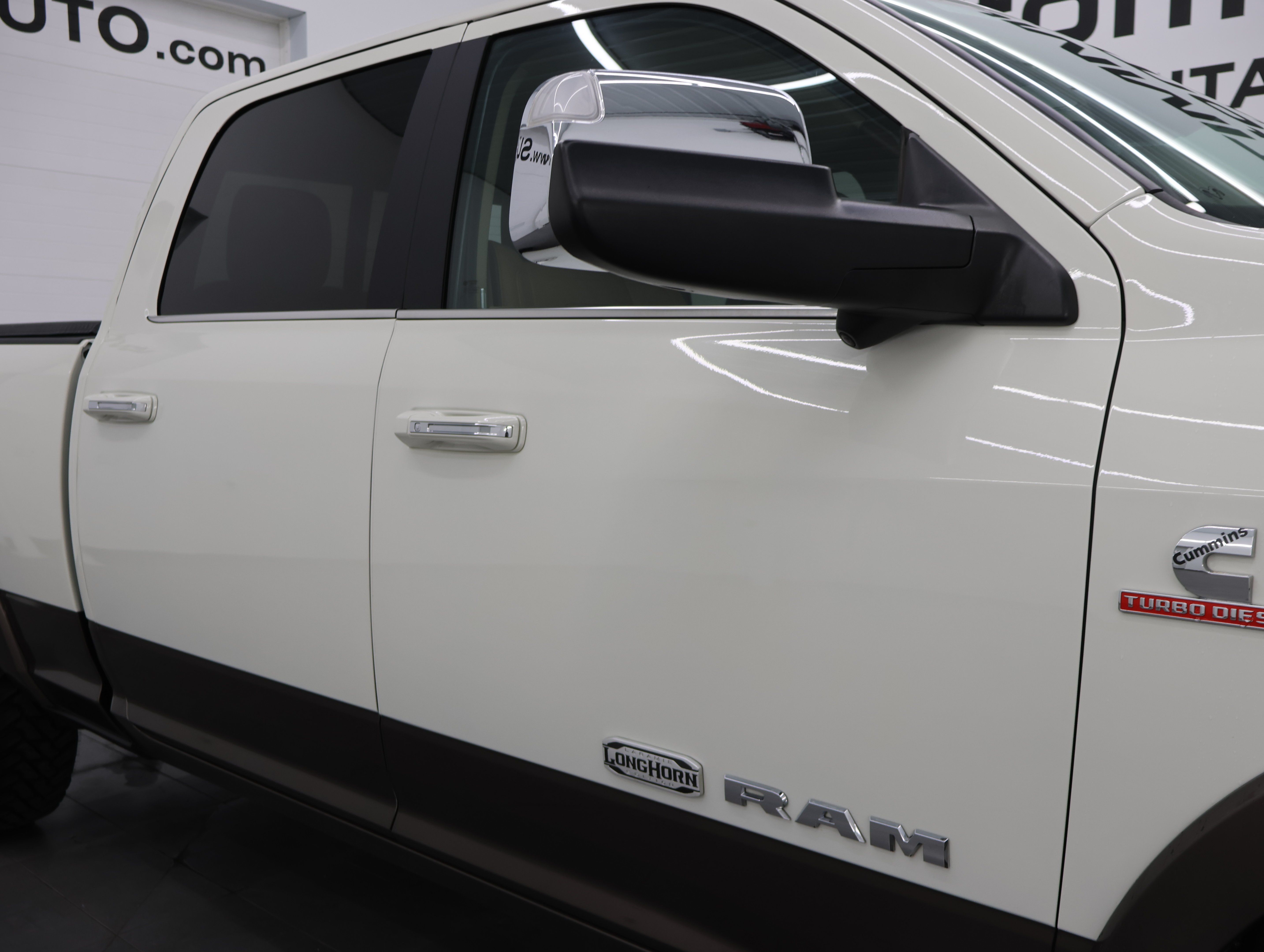 Used 2019 Pearl White Ram 4x4 Crew Cab Longhorn: CREW-SHORT-LARAMIE LONGHORN-6.7L DIESEL-TOW TECH-ADAPTIVE CRUISE image 30
