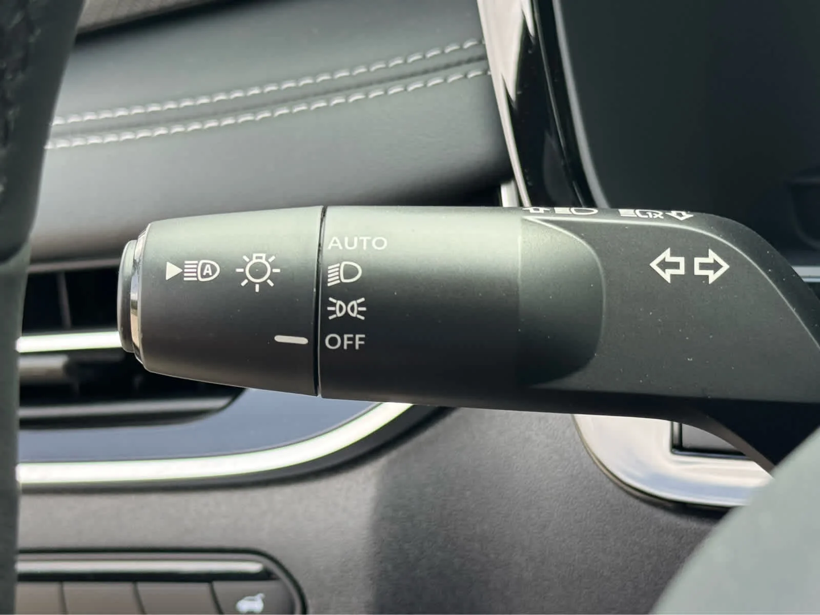 New 2027 2T GRPT SHDW INFINITI Sport AWD image 16