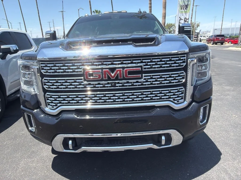 Used 2023 Black GMC Denali image 4