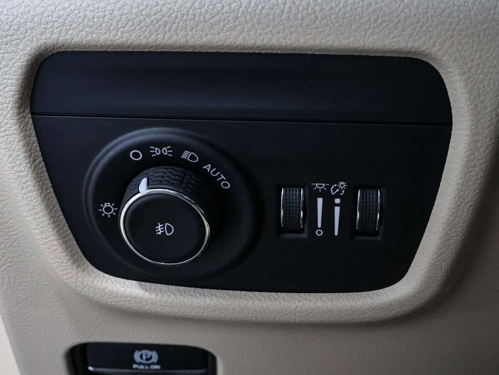 Used 2023 Gray Jeep Limited 4x4 image 33