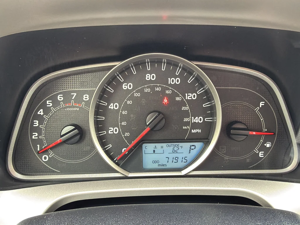Used 2015 Red Toyota XLE image 16