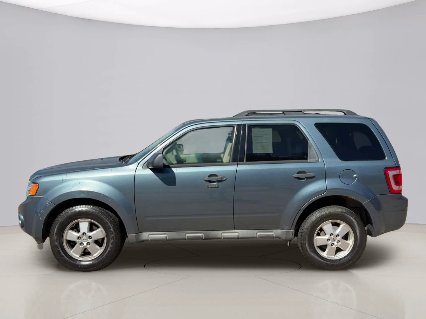 Used 2011 Blue Ford XLT image 2