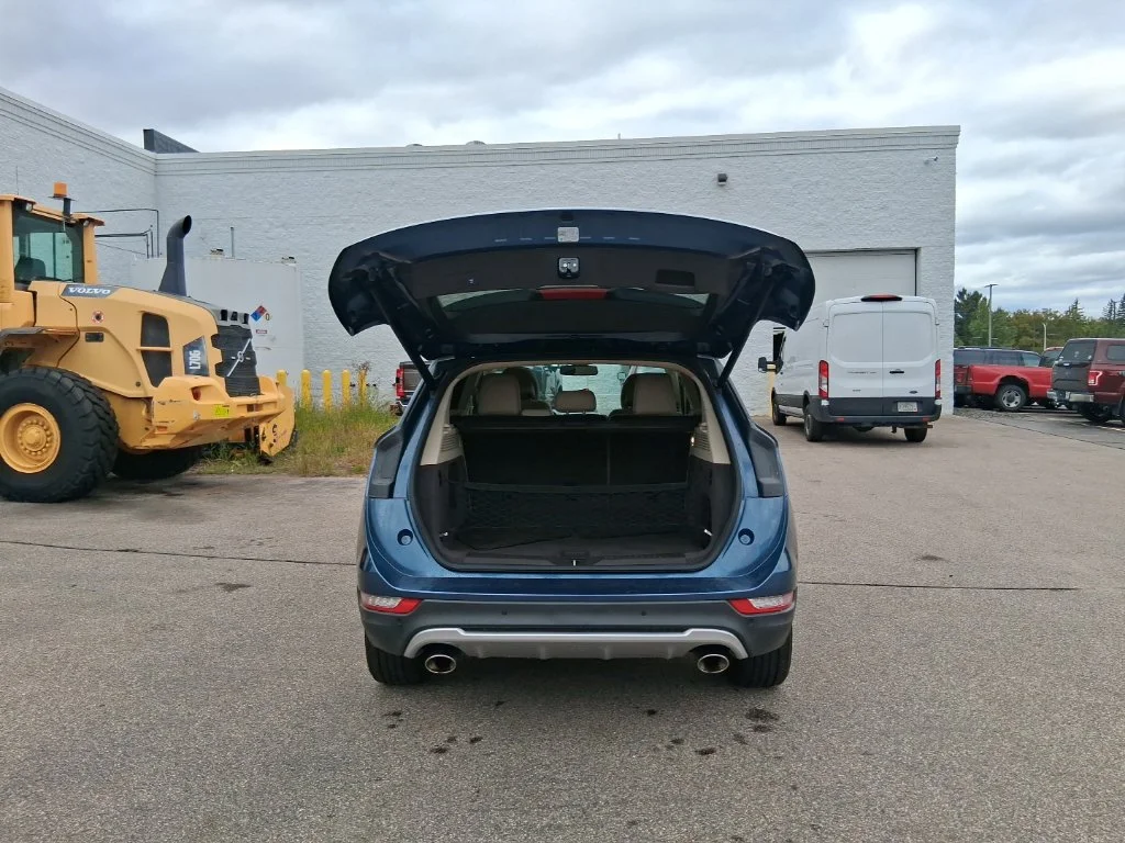 Used 2018 Diamond Lincoln Reserve image 35