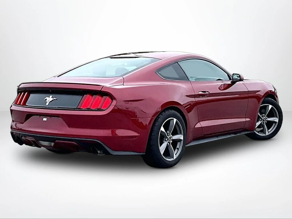 Used 2016 Red Ford V6 image 3