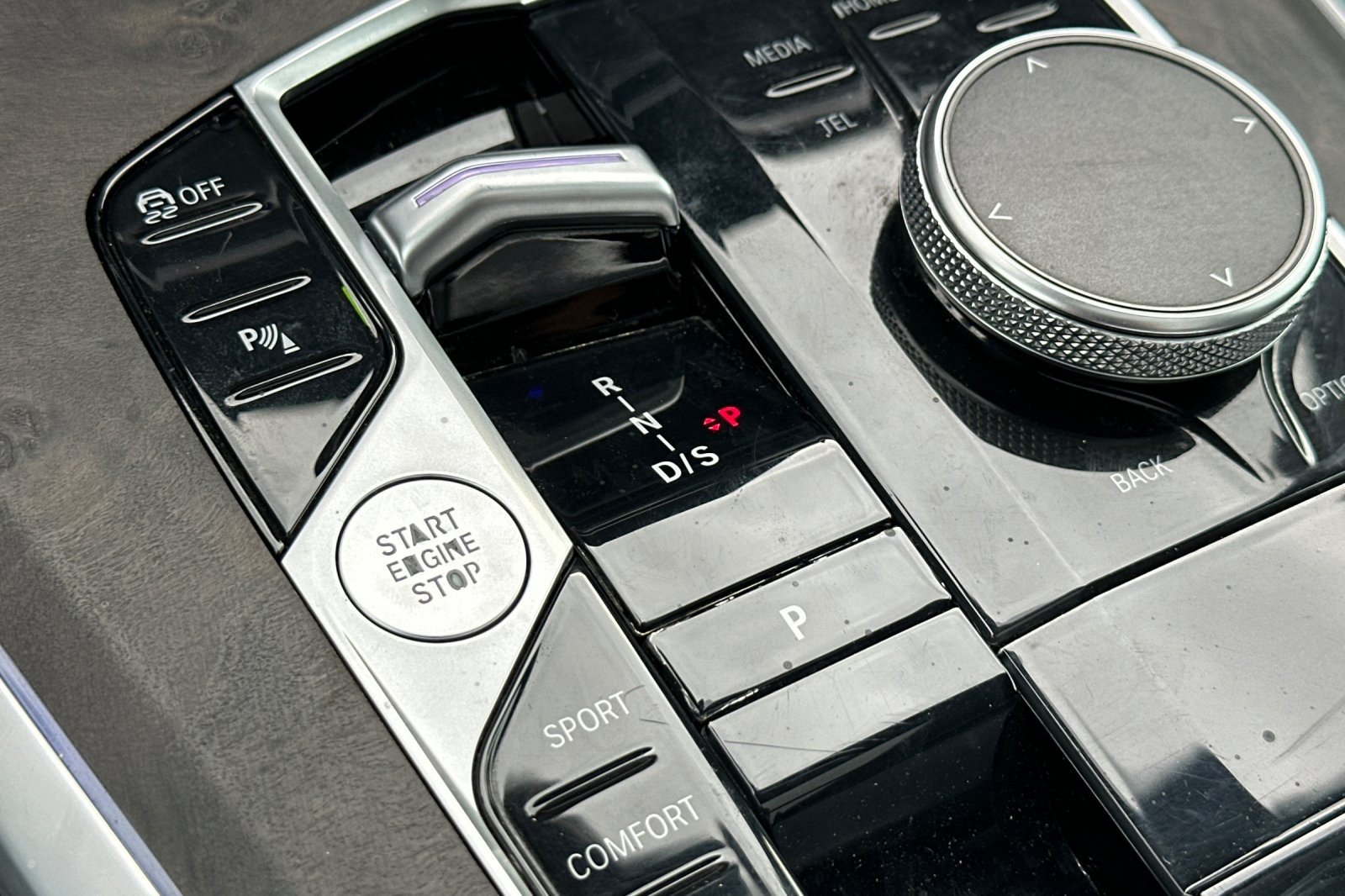 Used 2024 Skyscraper Grey Metallic BMW xDrive40i image 21