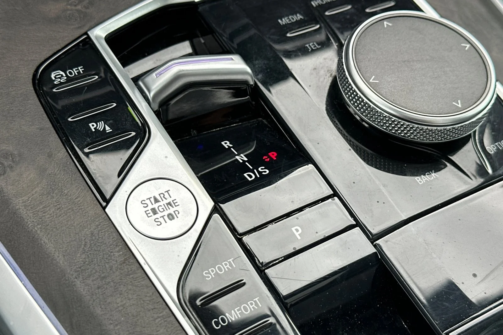 Used 2024 Skyscraper Grey Metallic BMW xDrive40i image 21