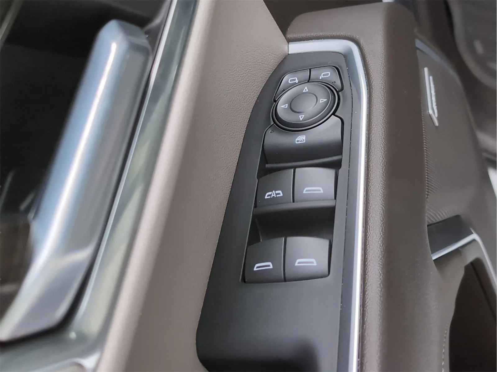 Used 2022 Summit White Chevrolet RST image 16