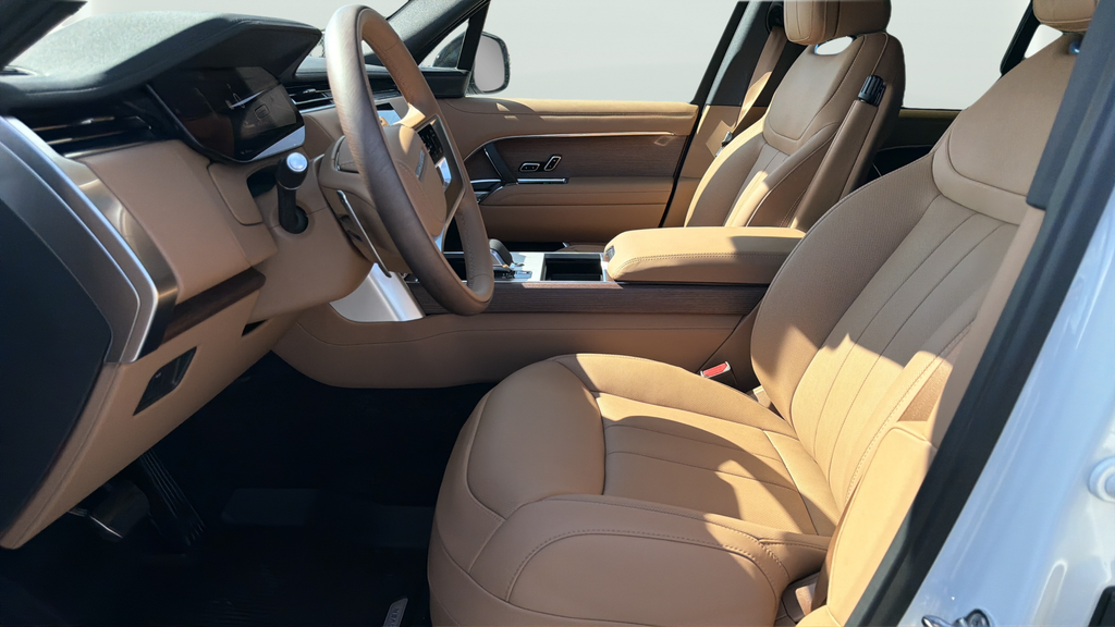 New 2026 Fuji White Land Rover SE image 17