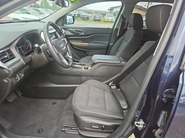 Used 2017 DARK SAPPHIRE BLUE METALLIC GMC SLE image 10