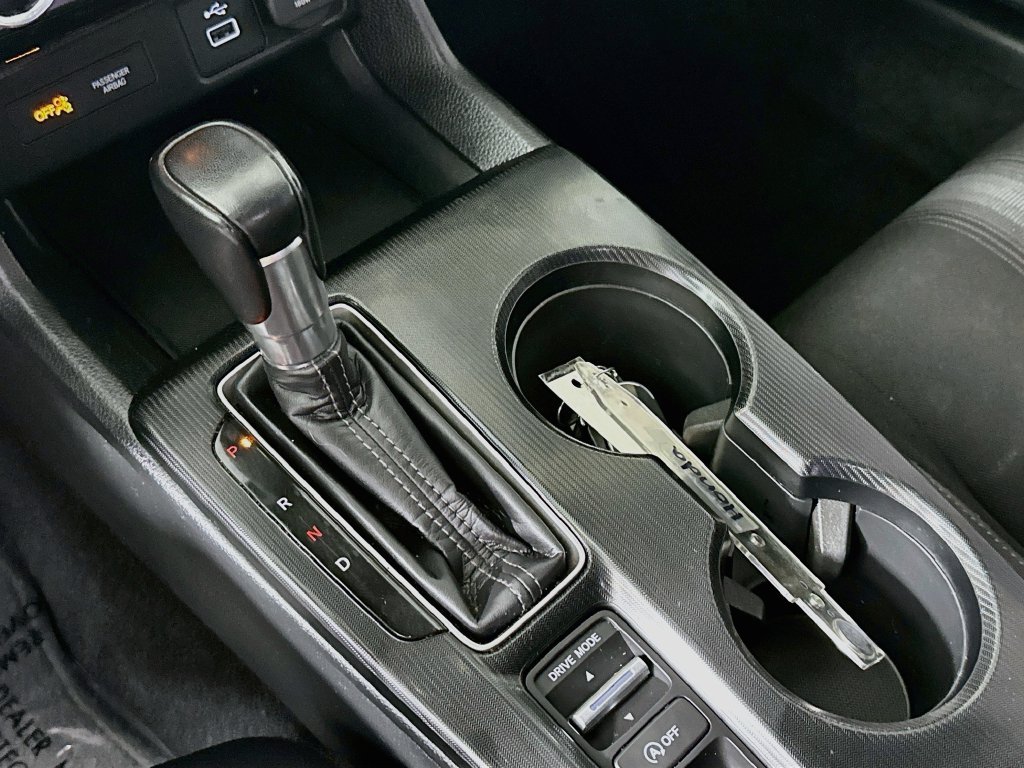 Used 2024  Honda Sport image 17