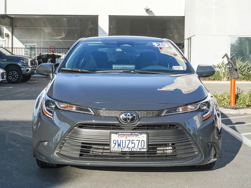 Certified Used 2025  Toyota LE image 2