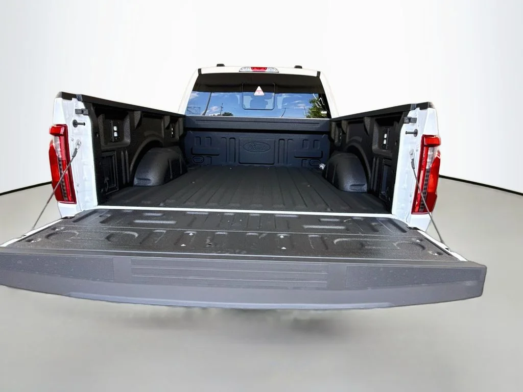 New 2026 Oxford White Ford XLT image 26