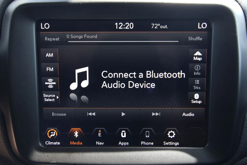 Used 2023 Gray Jeep Latitude image 30