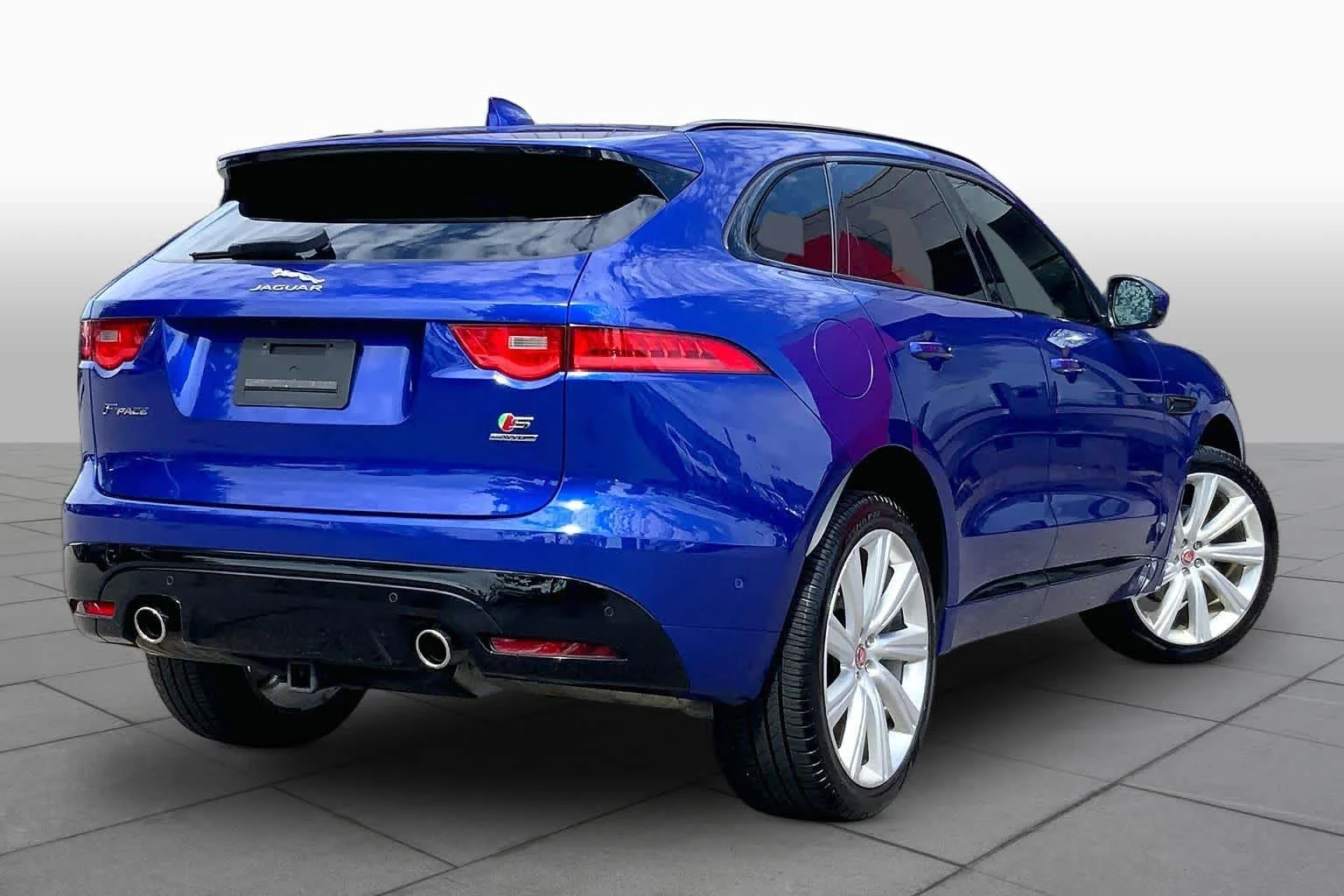 Used 2019  Jaguar S image 13
