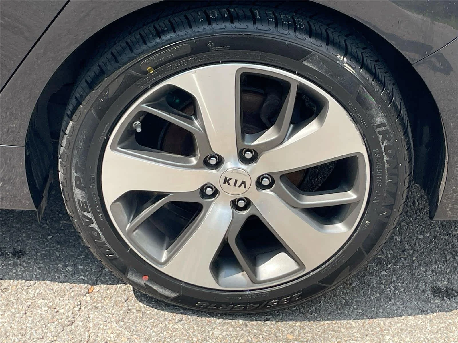 Used 2019 Platinum Graphite Kia S image 11