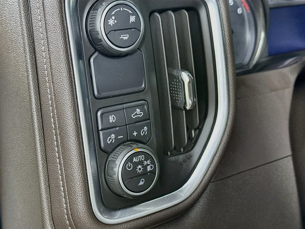 Used 2019 Silver Chevrolet LTZ image 10